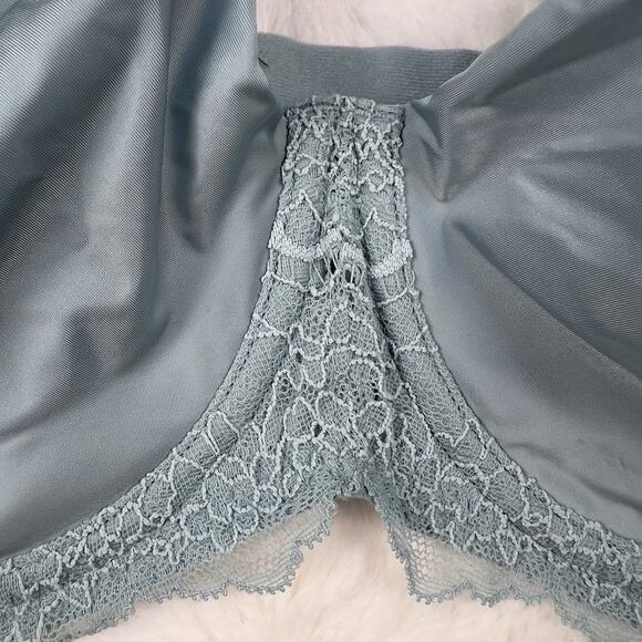 Victoria’s Secret Dream Angels Unlined Lace Bra 36DD Shimmery Mint Green NWT - Picture 3 of 8